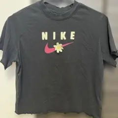 NIKE キッズ Tシャツ フラワーロゴ ブラック 150㎝のサムネイル