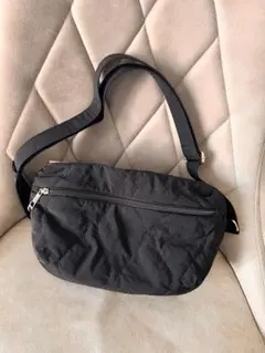 多機能性バック 撥水 ブラックキルティングショルダーバッグ マザーズバック