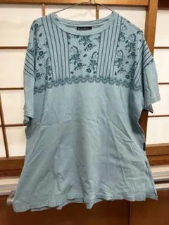 ドラッグストアーズ フローラルプリント 半袖Tシャツ　水色　サイズ３大きめのサムネイル