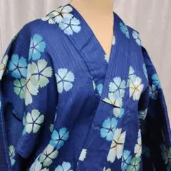 美品！アンティーク単衣銘仙✩.*˚雪輪と桔梗の手毬文様 銀通し 美品！アンティーク単衣銘仙✩.*˚雪輪と桔梗の手毬文様 銀通し - メルカリ
