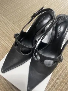 CHARLES & KEITH パテント スリングバック パンプスのサムネイル