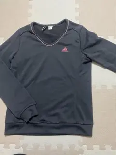 adidas ダークグレー Vネック 長袖トップス