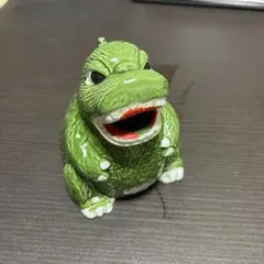 ゴジラ 貯金箱 マイク持ち 陶器 - メルカリ