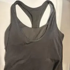 Lululemon カーキ ブラカップ付きタンクトップ サイズ4