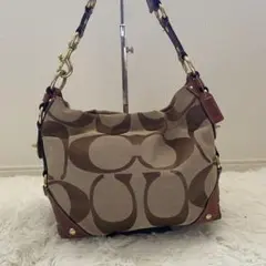 COACH コーチ　ショルダーバッグ　肩がけ　シグネチャー　10619