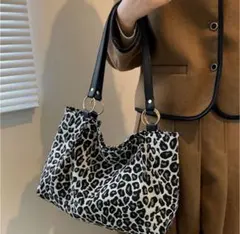 ヒョウ柄　トートバッグ 大容量レオパード柄　トートバッグ　バッグ　かわいい