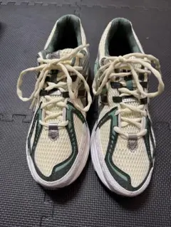 エメレオンドレ スニーカー