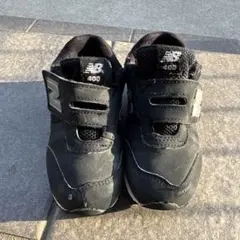 New Balance 400 ブラックスニーカー