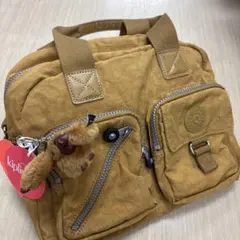 【値下げ】　難あり　キプリング肩掛けバッグ　　キュートなゴリラチャーム付きのサムネイル