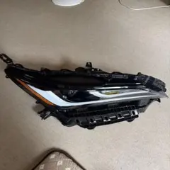 レンズ極上品/キズ無　ハリアー80 左側　81185-48J10　ヘッドライト レンズ極上品/キズ無 ハリアー80 左側 81185-48J10 ヘッドライト
