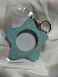 SHINeeランダムトイ 缶バッジ ＆ 会場限定特典ランダムカード ミンホ