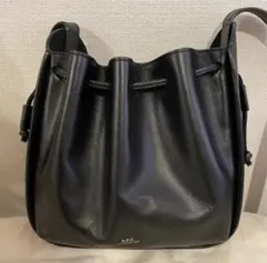 【美品】A.P.C. レザー コートニー　ショルダーバッグ 　巾着バッグ