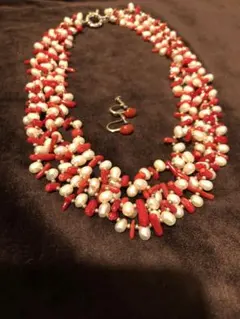 豪華　赤サンゴ x パール　4連ネックレス　未使用品　イヤリングのおまけ付き