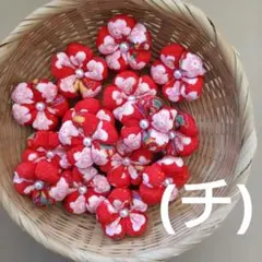 ちりめん細工「椿」2個セット② ちりめん細工「椿」2個セット② - メルカリ