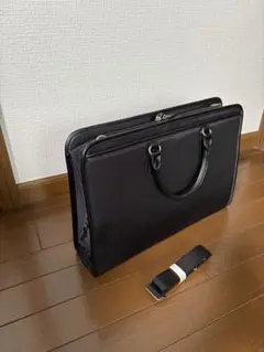 ブラックナイロンビジネス・就活バッグ A4対応