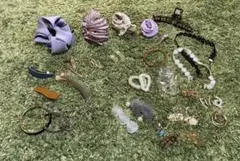 （格安商品／美品）30点以上入れてます！ヘアアクセサリーセット