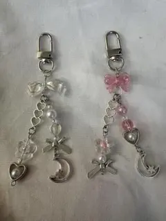 ハンドメイド　ビーズキーホルダー　透明&ピンク