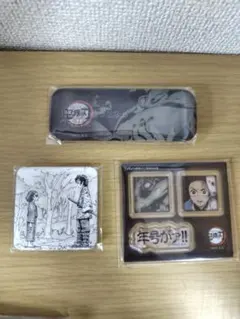 鬼滅の刃　缶バッジ　ステッカー　手鬼セット