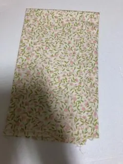 ピンクと緑の花柄 綿プリント生地90✖️0.7