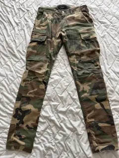 AMIRI 迷彩デニムパンツ　カモフラージュ柄　サイズ30 AMIRI 迷彩デニム スキニー サイズ30 - メルカリ