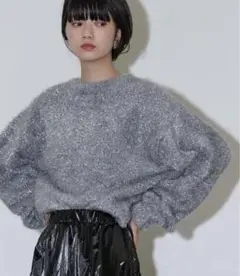 The YOn シルバーラメ　シャギーニット