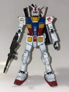 MG RX-78-2 ガンダム 塗装済完成品 1/100 初期バージョンのサムネイル