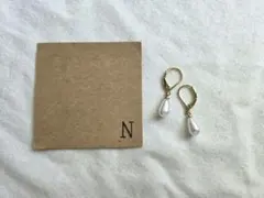 ドロップ型パール調ピアス　イヤリング　ハンドメイドピアス　小ぶりピアス