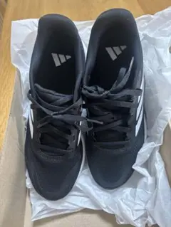 adidas スニーカー　23.0㎝