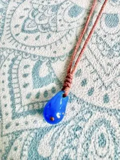 青い天然石・硝子のドロップ ネックレス　ブルー　お守り　守護石