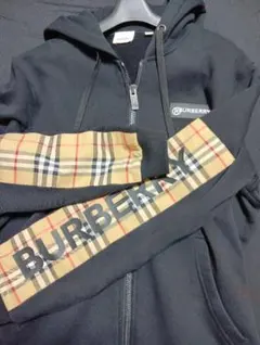 BURBERRY ロゴチェック柄セットアップブラック フーディ S