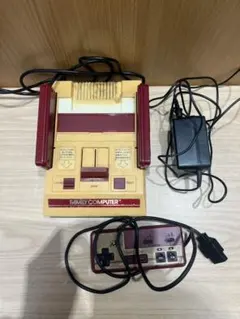 （動作未確認）ファミリーコンピュータ 本体 コントローラー付き