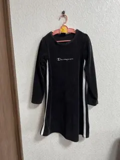 Champion 黒 長袖ワンピース 130