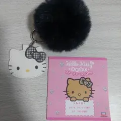 ハローキティ ふわふわファーチャーム　千鳥格子リボン