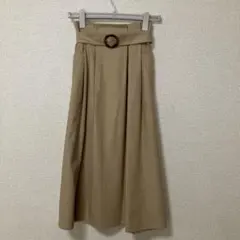 タグ付き新品　マジェスティックレゴンMAJESTCLEGONスカート　ベージュＭ