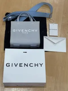 最終値下げ！GIVENCHY ジバンシィ ミニトートバッグ ブルー 水色のサムネイル