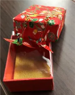 折り鶴　ピアス　箱付き