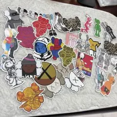 2026年最新】KAWS ステッカーの人気アイテム - メルカリ