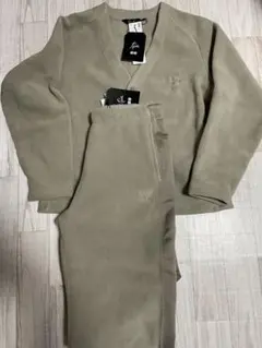 完売品UNIQLO &NeedlesセットupカーディガンM パンツ　ベージュ