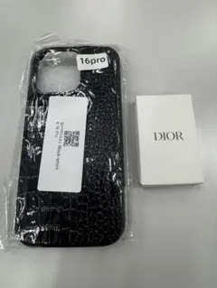新品未使用品・クロコダイル風 iPhone 16 Pro ケース
