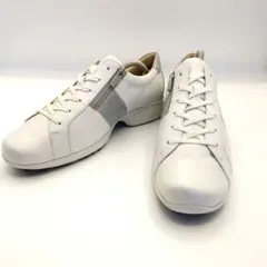 Item thumbnail for item 59bea75e-8cbe-436e-9fe7-336b9b8ab223