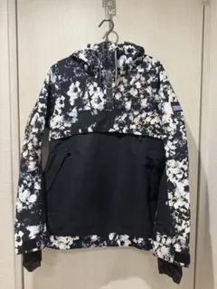 【美品】ROXY 花柄スノーボードウェア（ファー付き）