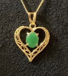 翡翠　ペンダント　ネックレス