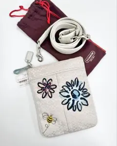 COACH F10872 花刺繍 ハチアップリケ バッグ 新品タグ付のサムネイル