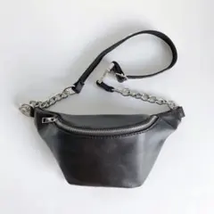 チェーン ボディバッグ ブラック 黒 シンプル 無地 肩がけ 斜めがけ バッグ
