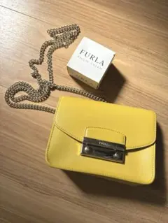 ◉フルラ メトロポリス チェーンショルダーバッグ ポシェット レザー イエロー