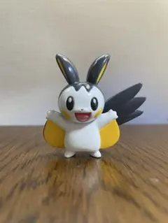 モンコレ　エモンガ