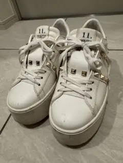 VALENTINO GARAVANI ロックスタッズ スニーカー 厚底のサムネイル