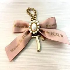Maison de FLEUR イニシャルチャーム Tのサムネイル