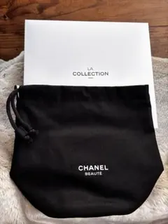 CHANEL BEAUTE ブラックポーチ