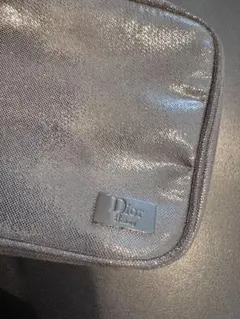 Dior Beauty ポーチ ラメラメシルバー新品未使用のサムネイル